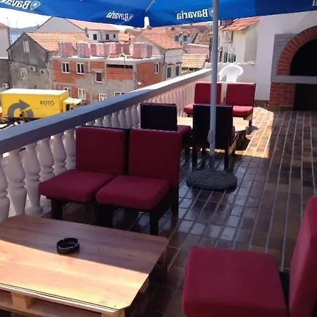 Cool Hostel *