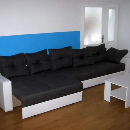 Cool Hostel